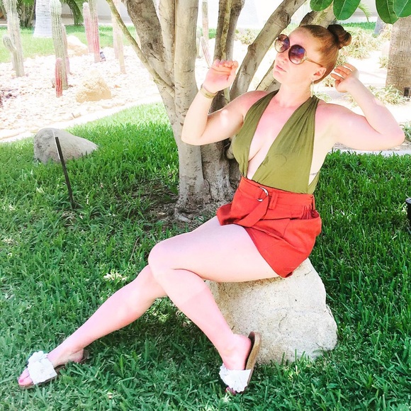 Hey PoshMarkers 👋 - Picture 4 of 8